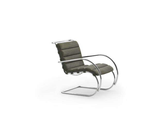 MR Lounge Chair with Arms front