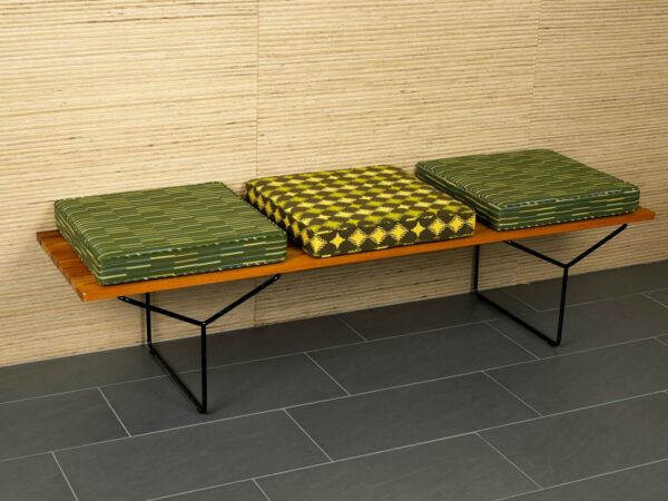 Bertoia Bench with 3 coushons