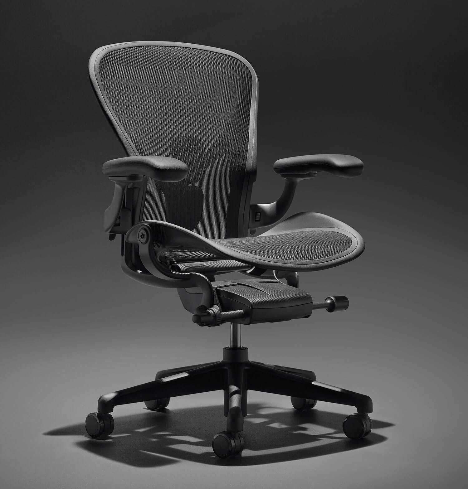 aeron chair onyx with black background